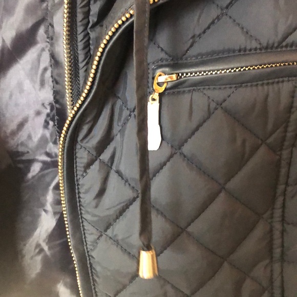 Best - Picture 3 of 3